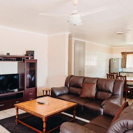 Port Edward Holiday Resort Extérieur photo