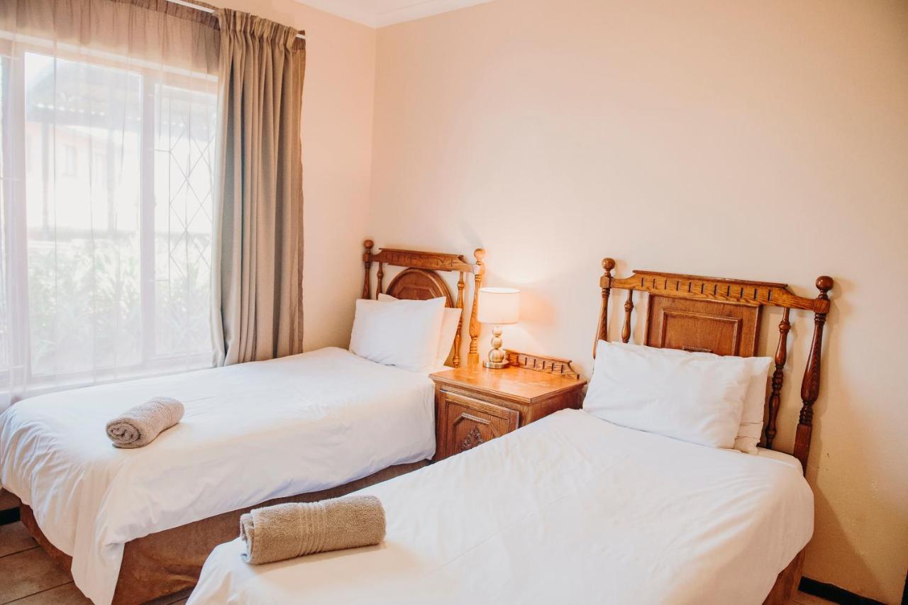 Port Edward Holiday Resort Extérieur photo