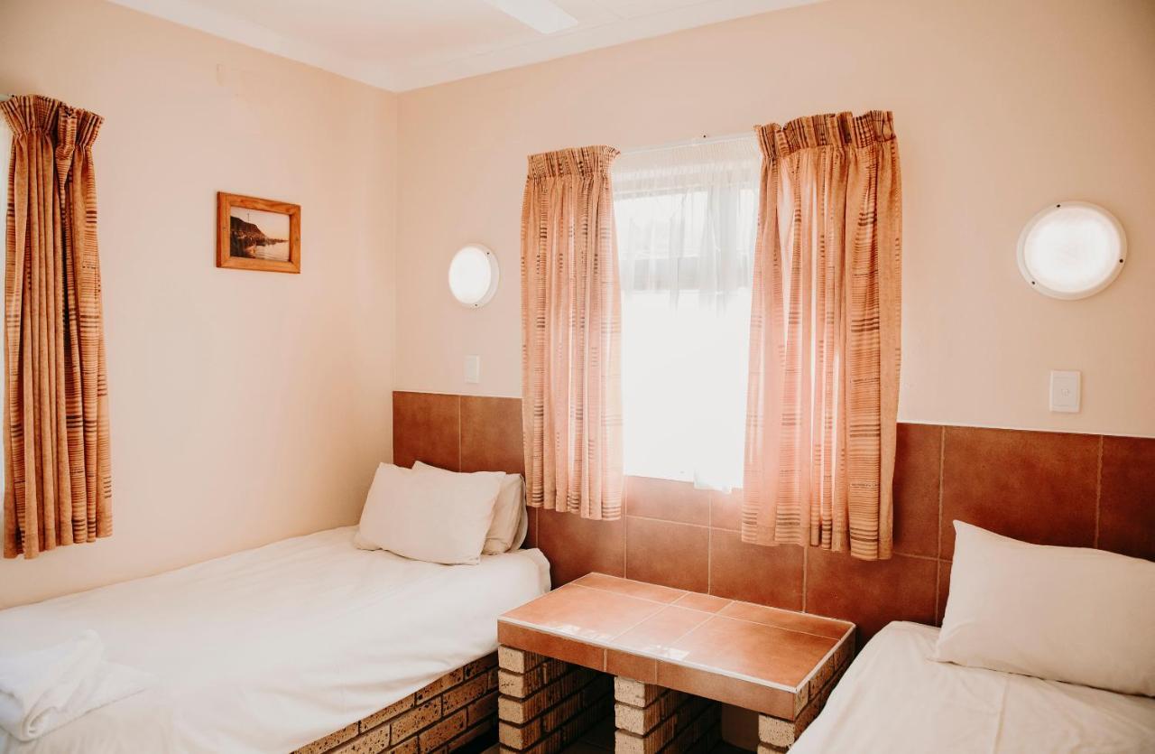 Port Edward Holiday Resort Extérieur photo